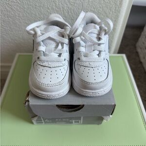 Toddler/baby White Nike AF1 Sneakers